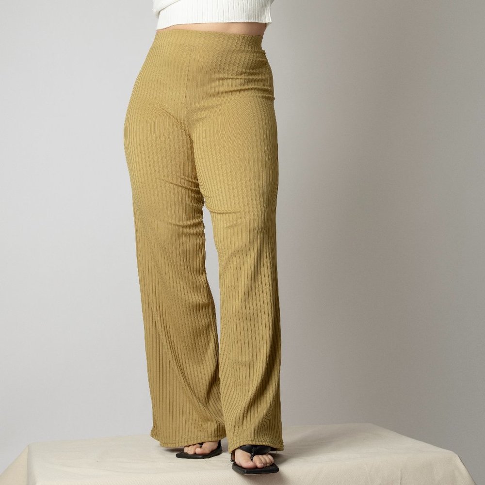 Club London Green Ribbed Flared Pants